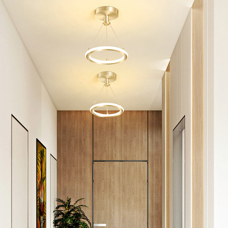Moderne Nordisk Rund Metal LED Loftlampe i Guld eller Sort