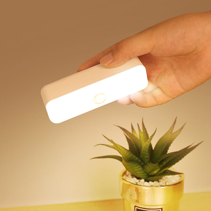 Genopladelig Magnetisk LED Væglampe i Minimalistisk Design