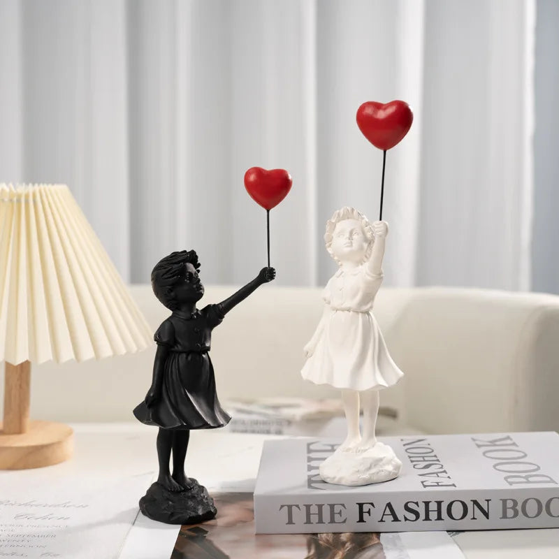 Pige med Ballon Skulptur i Banksy Stil i Resin