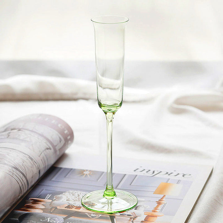 Mundblæst limegrøn champagneglas i borosilikatglas