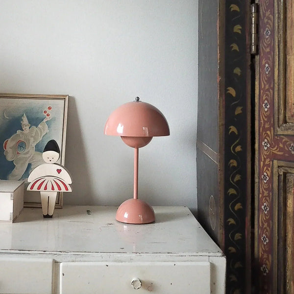 Dæmpbar LED Bordlampe med Tidløst Design