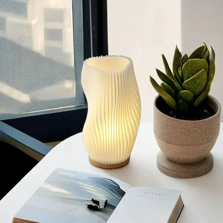 Dæmpbar USB Bordlampe med Bølgeformet Skærm