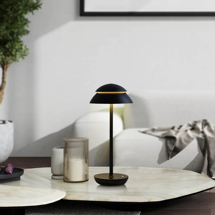 Moderne Metal Bordlampe med Justerbar Lysstyrke og Berøringskontrol