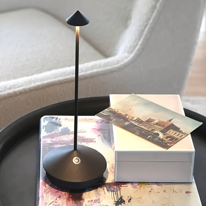 Trådløs LED Bordlampe i Aluminium med Justerbar Lysstyrke og USB Opladning