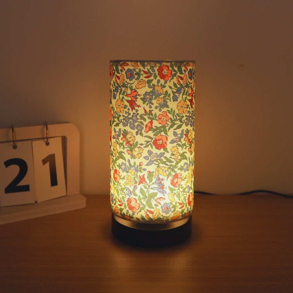 Blomster Bordlampe med Jernbase og PVC Skærm