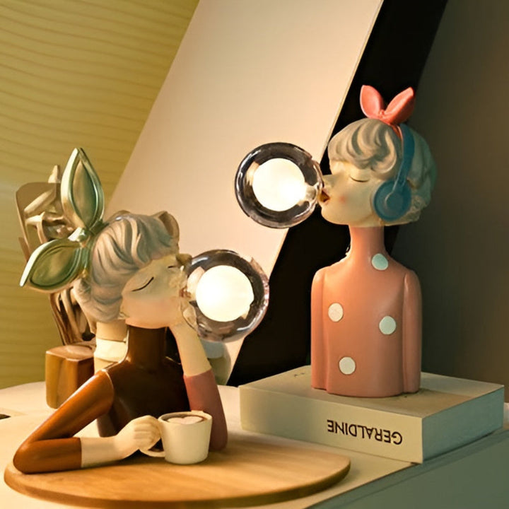 Fe Bordlampe med LED Lys i Charmerende Design
