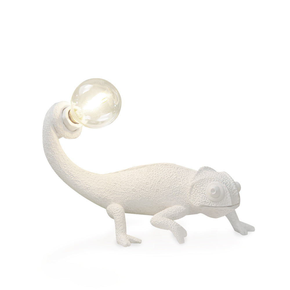 Kameleon Bordlampe i Resin med Blød Belysning