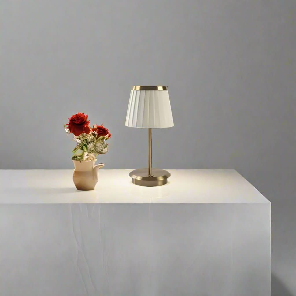 Genopladelig LED Bordlampe med Touch Kontrol og Justerbar Lysstyrke