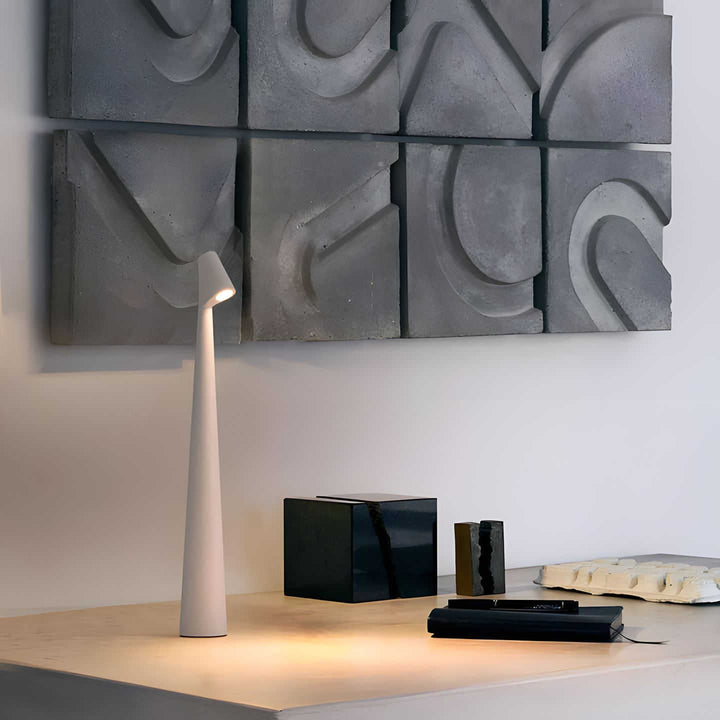 Trådløs Bordlampe med Justerbar Lysstyrke og Minimalistisk Design