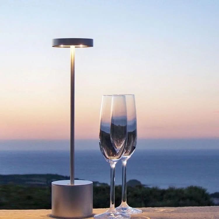 Genopladelig LED Bordlampe med Touch Dæmpning i Aluminium