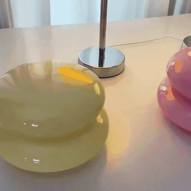 Elegant Glastablelampe med Justerbare Belysningsmuligheder