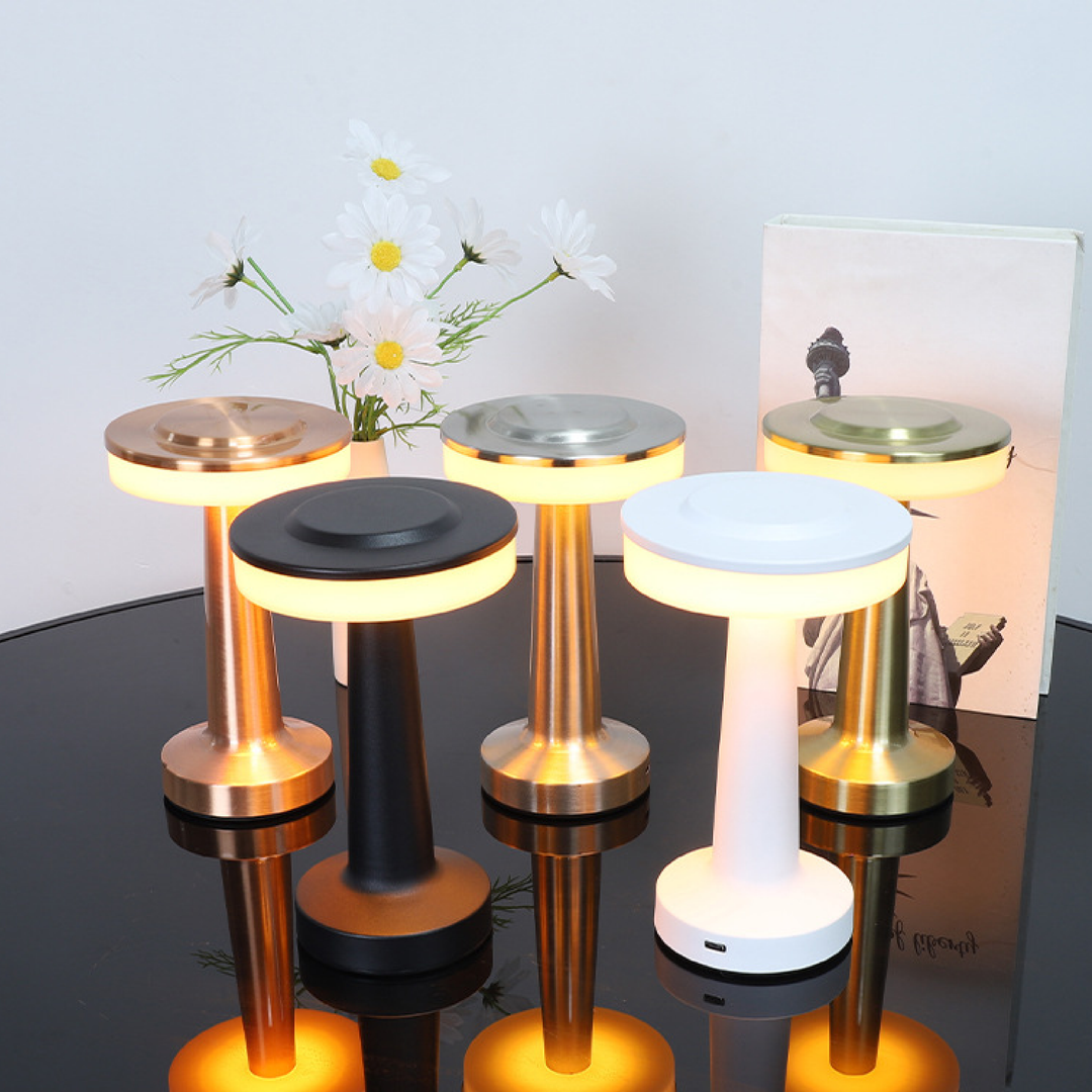 Sort Metal LED Bordlampe med Varmt Lys