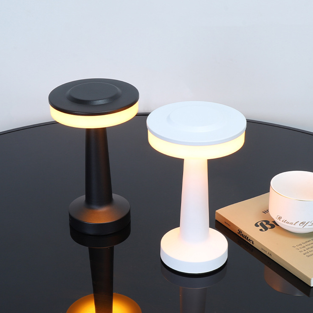 Sort Metal LED Bordlampe med Varmt Lys