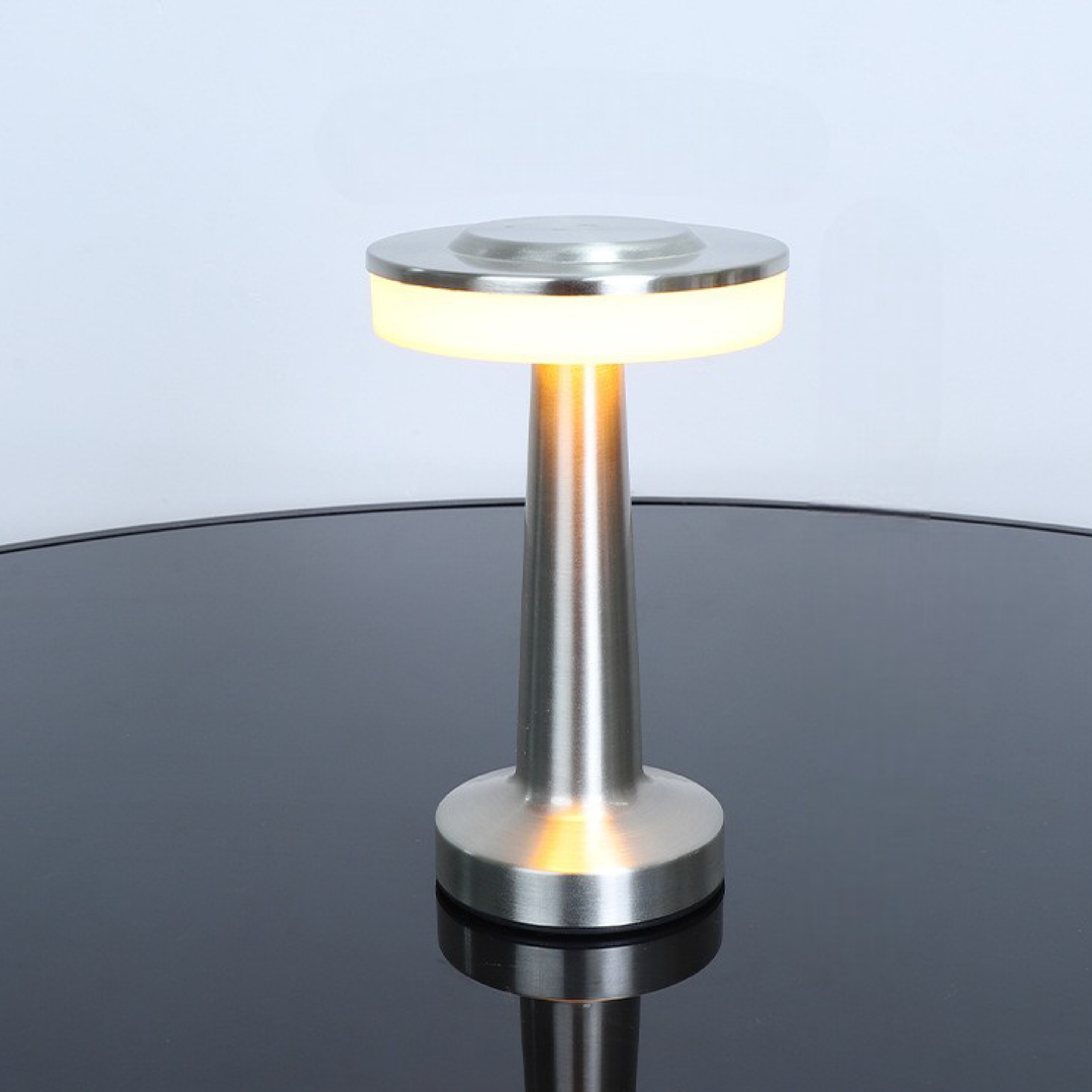 Sort Metal LED Bordlampe med Varmt Lys