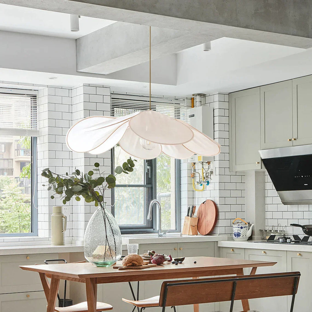 Rattan og Stof Pendel Lys i Blomsterdesign