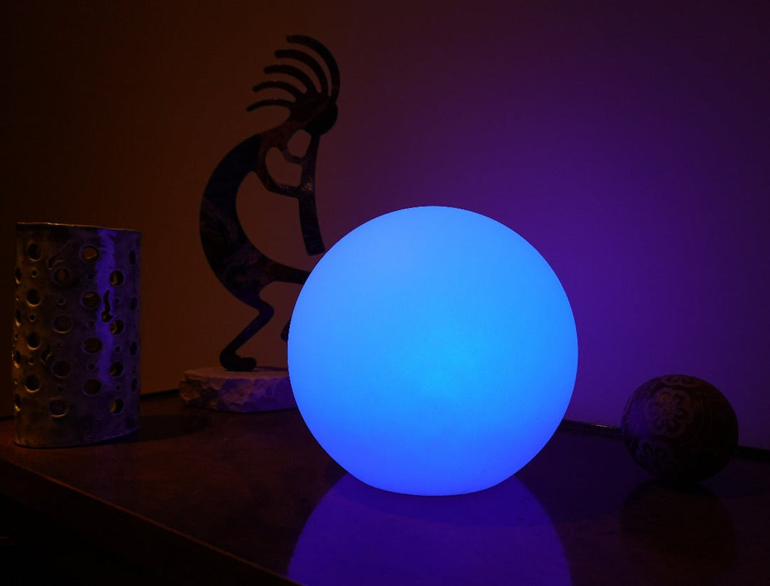 Genopladelig LED Månelampe med Fjernbetjening og 16 Farver