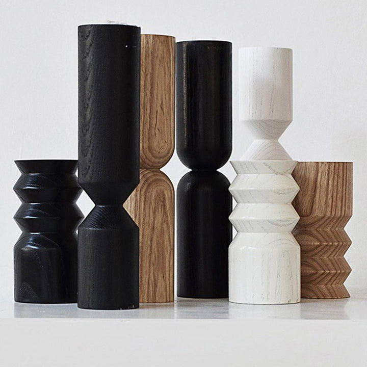 Minimalistisk Fyrretræ Lysestage med Elegant Design