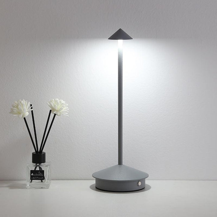 Bærbar Trådløs Touch Control Lampe i Aluminium og Metal