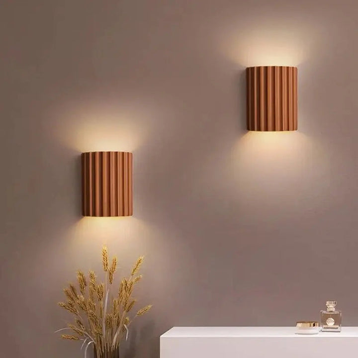 Moderne Harpiks Væglampe i Elegant Minimalistisk Design