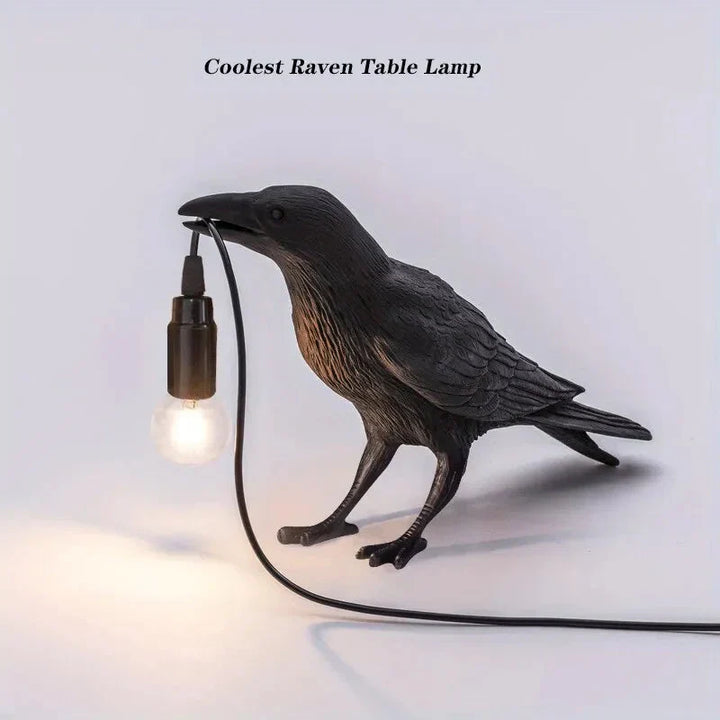 Gothic Raven Vintage Resin Lampe med E14 Stik og LED Pære