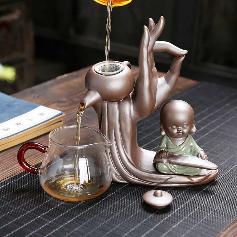Elegant Te Ceremoni Sæt til Seks med Lilla Ler Teapot og Munk Dekoration