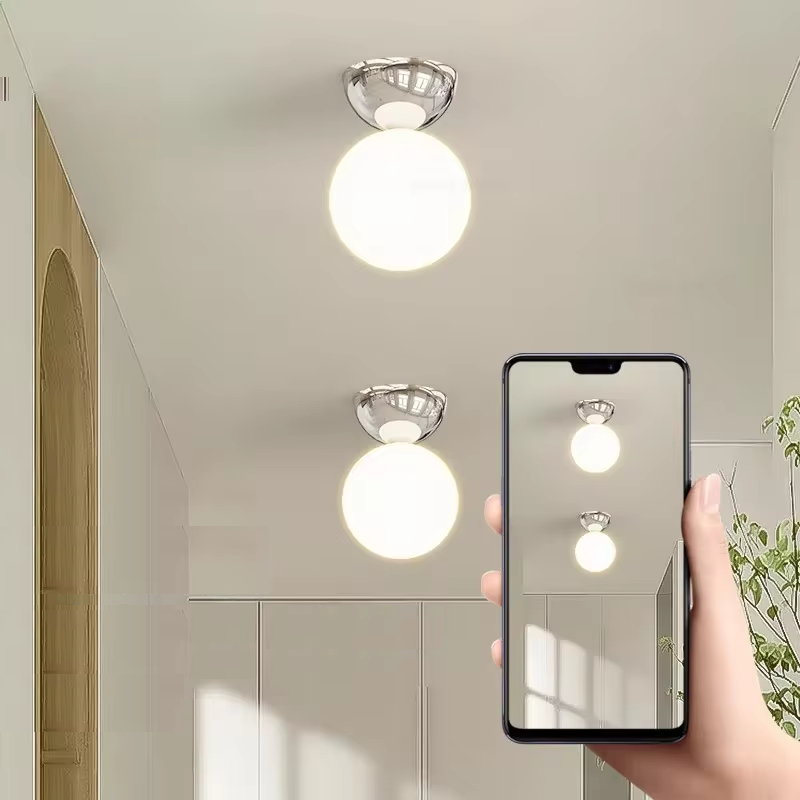 Rød Kuppel Loftlampe i Satin Glas