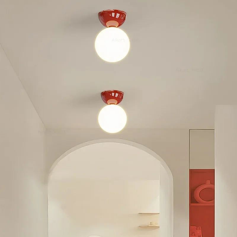 Rød Kuppel Loftlampe i Satin Glas