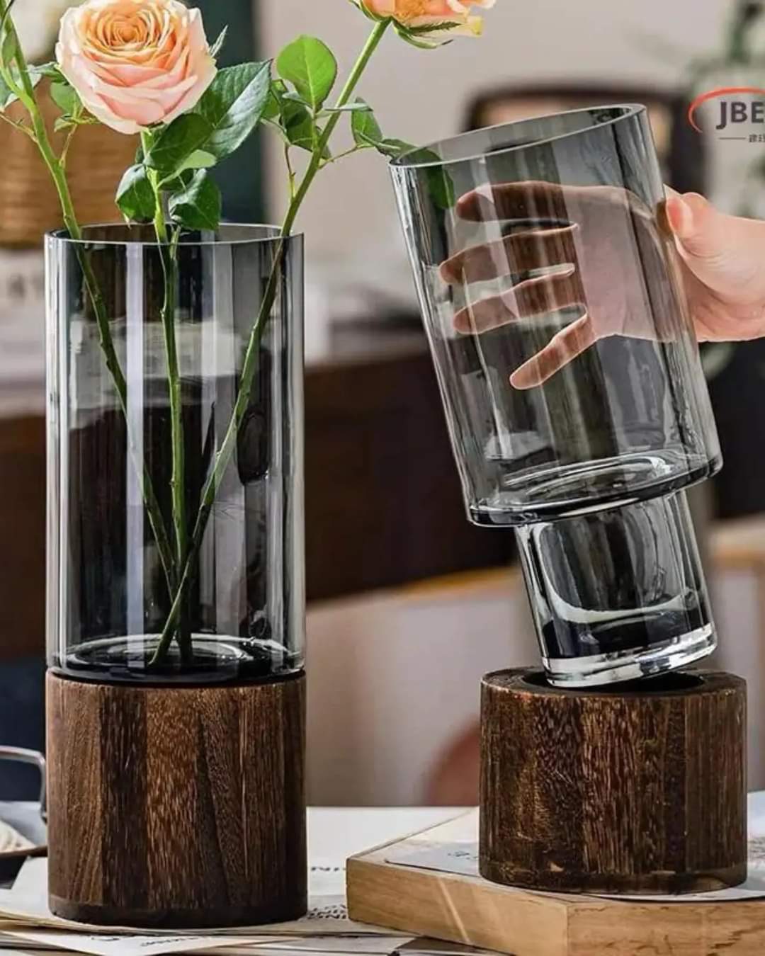 Elegant Glasvase med Træbund - Stilfuld Dekoration