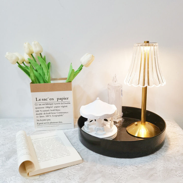 Elegant Guldbærbar LED Bordlampe med Hurtig Opladning