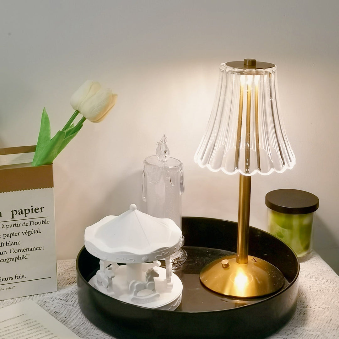 Elegant Guldbærbar LED Bordlampe med Hurtig Opladning