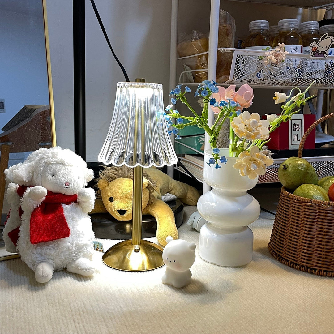 Elegant Guldbærbar LED Bordlampe med Hurtig Opladning