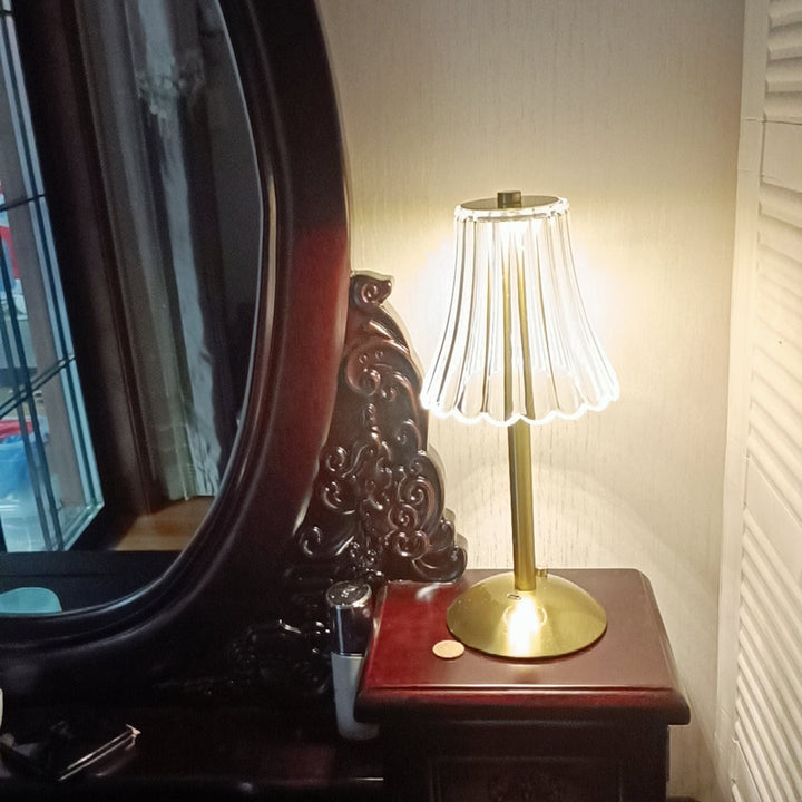 Elegant Guldbærbar LED Bordlampe med Hurtig Opladning