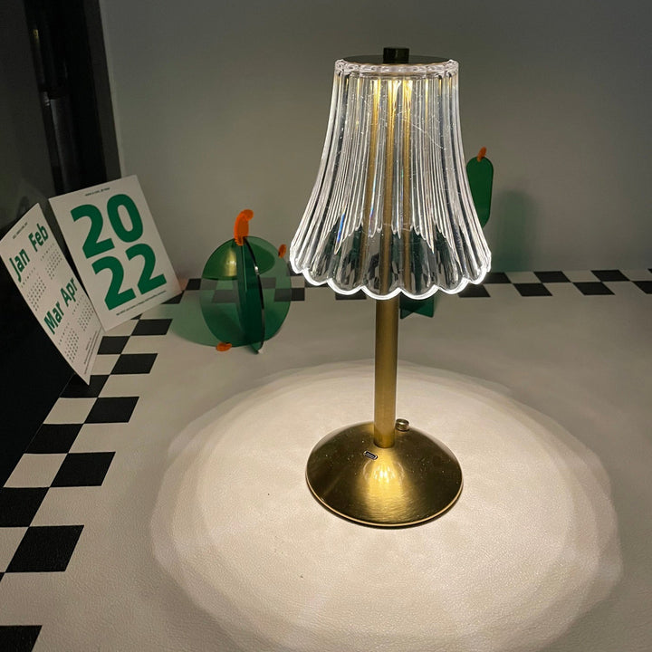 Elegant Guldbærbar LED Bordlampe med Hurtig Opladning