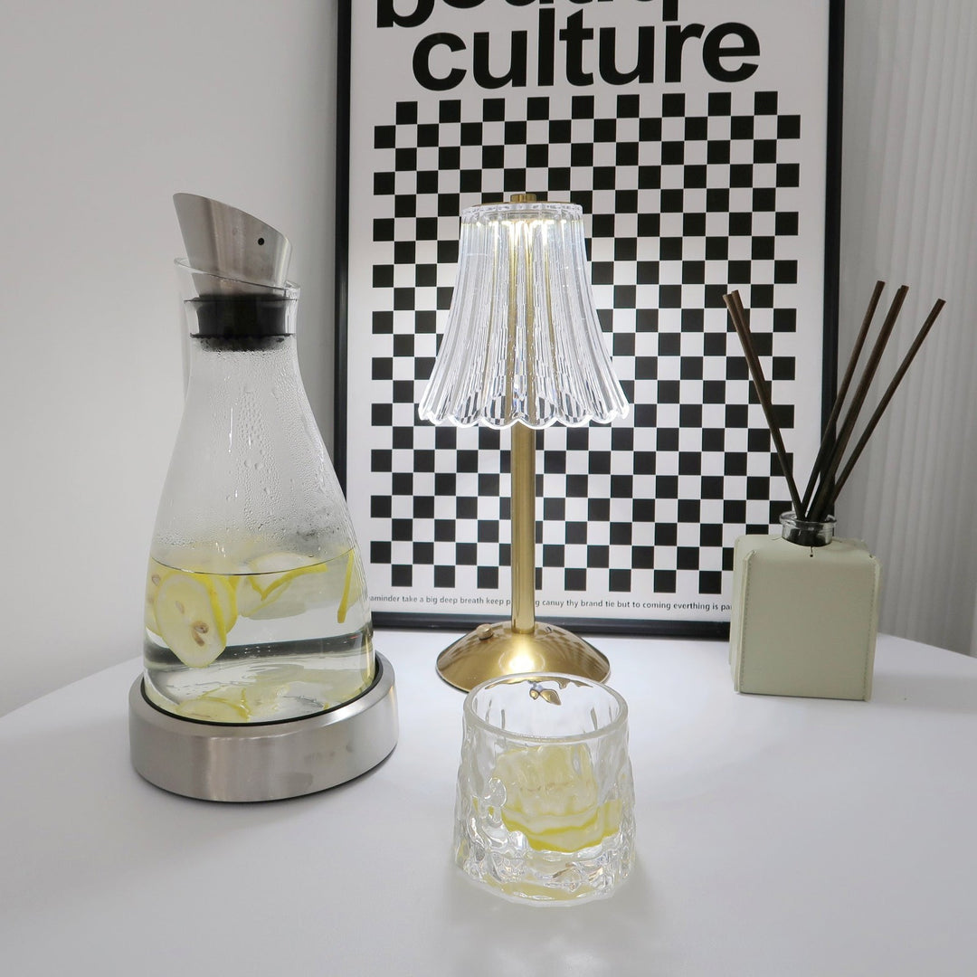 Elegant Guldbærbar LED Bordlampe med Hurtig Opladning