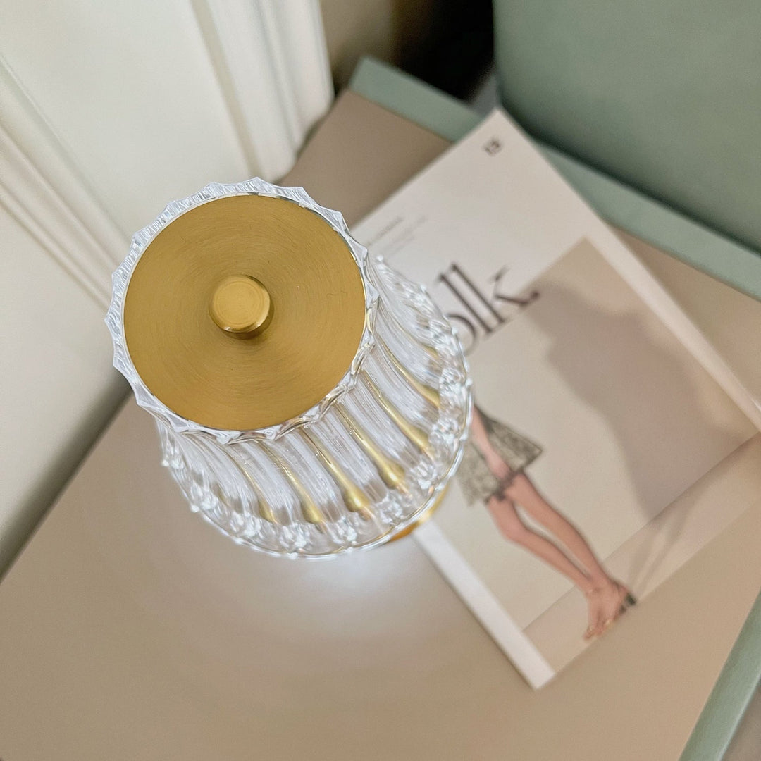 Elegant Guldbærbar LED Bordlampe med Hurtig Opladning