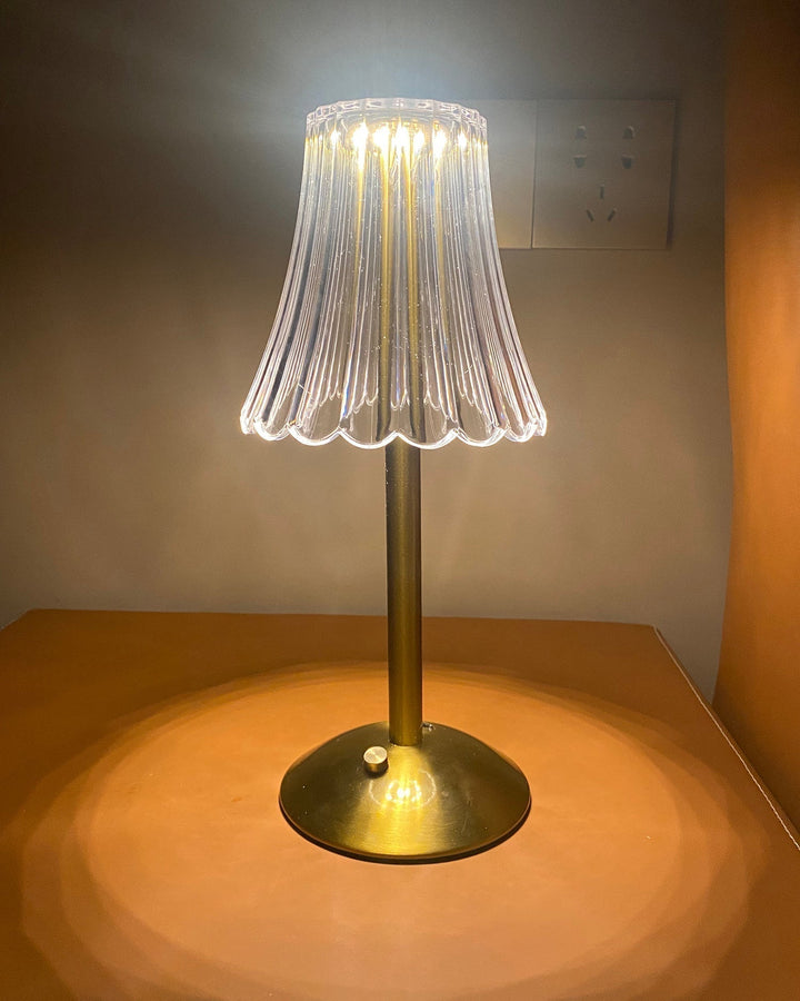 Elegant Guldbærbar LED Bordlampe med Hurtig Opladning
