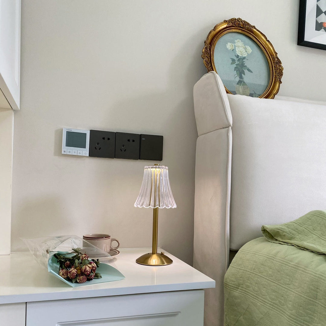 Elegant Guldbærbar LED Bordlampe med Hurtig Opladning