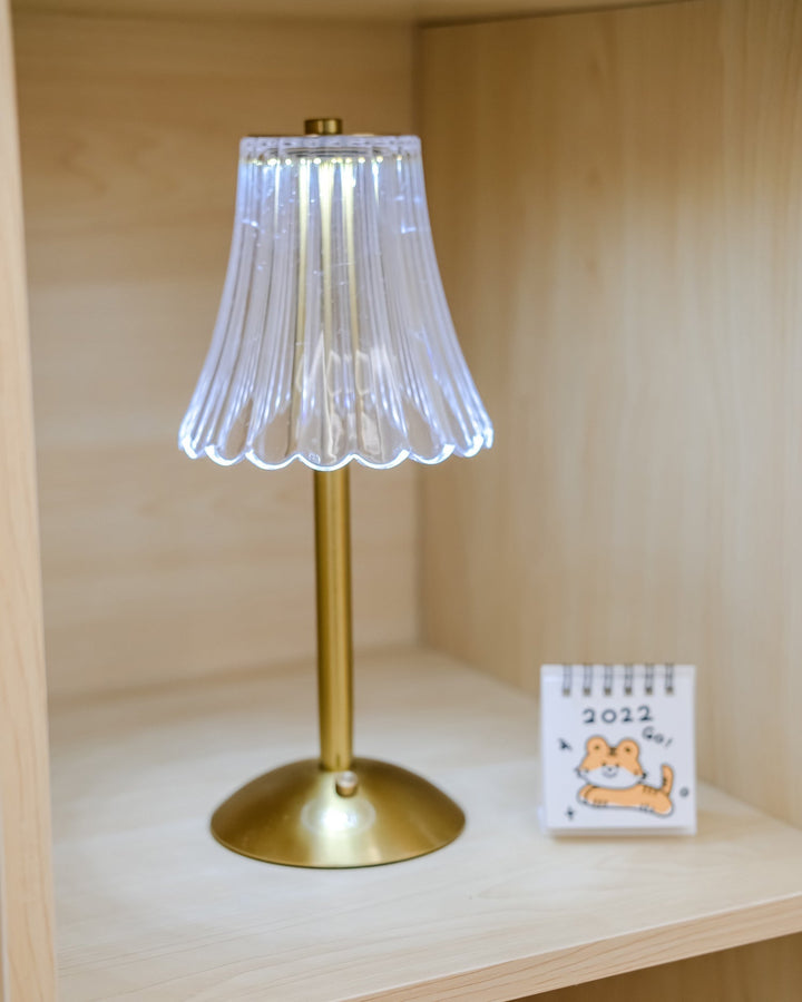 Elegant Guldbærbar LED Bordlampe med Hurtig Opladning