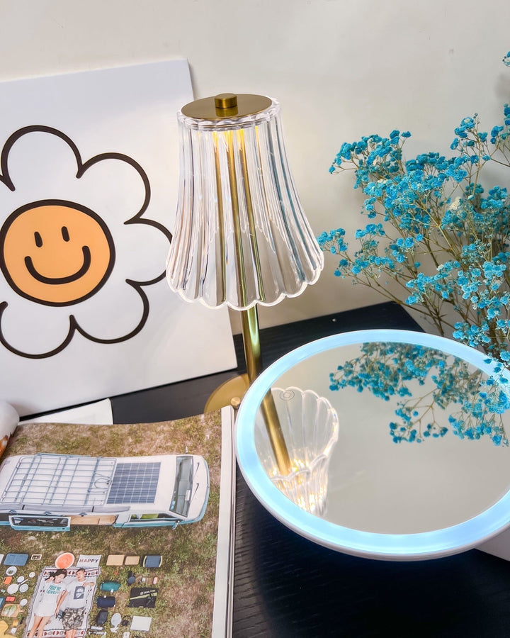 Elegant Guldbærbar LED Bordlampe med Hurtig Opladning