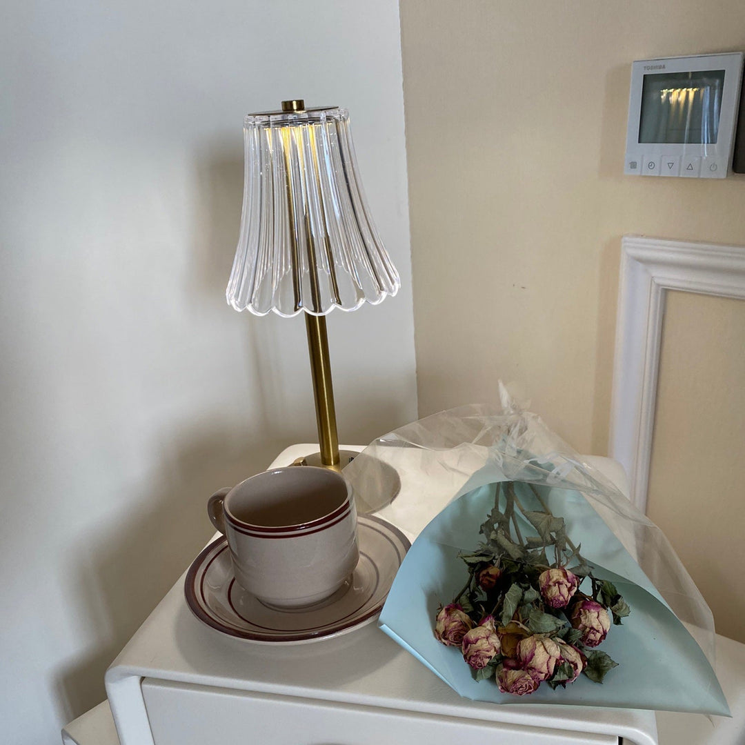 Elegant Guldbærbar LED Bordlampe med Hurtig Opladning