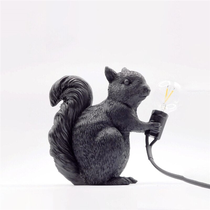 Egern Bordlampe med Varm LED Lys - Skandinavisk Design