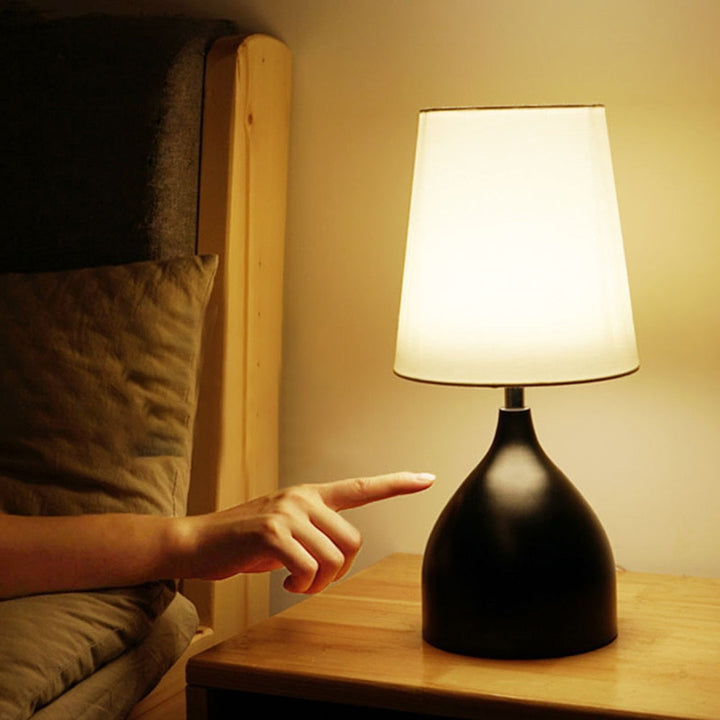 Justerbar LED Bordlampe i Massivt Træ