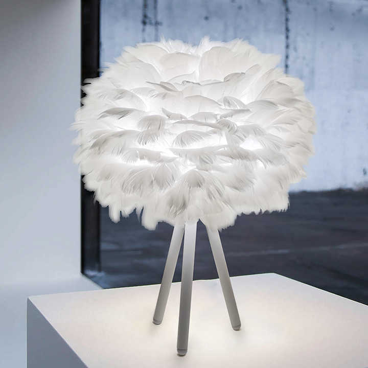 Dæmpbar Fjer Bordlampe med Metalbase og Elegant Design