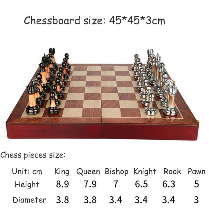 Elegant Metal Skak Sæt med Træbræt 45 cm