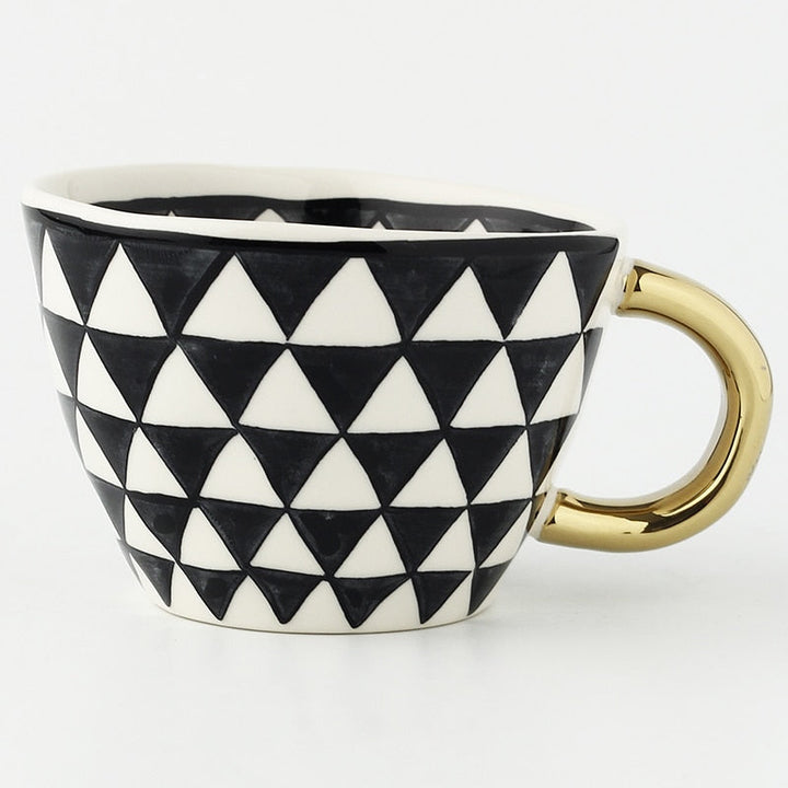 Geometrisk Kaffe Krus i Hvid Keramik med Guld Håndtag