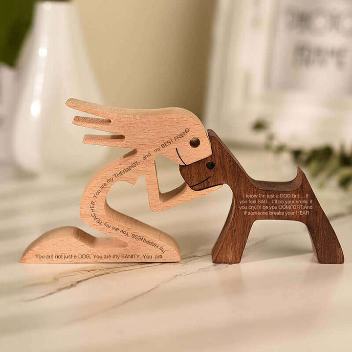 Håndskåret Trædyr Ornament i Naturligt Træ