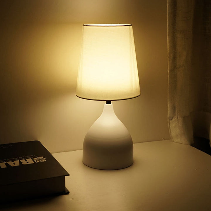 Justerbar LED Bordlampe i Massivt Træ