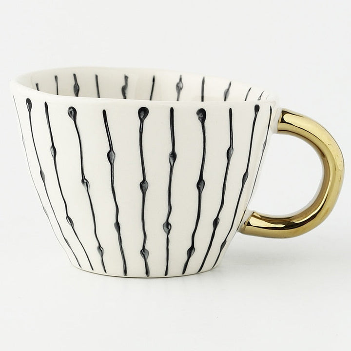 Geometrisk Kaffe Krus i Hvid Keramik med Guld Håndtag