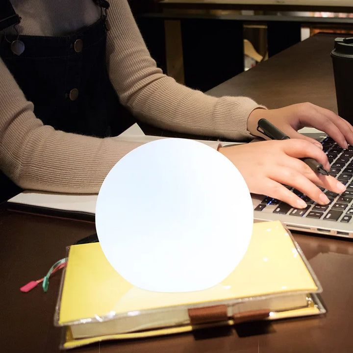 Genopladelig Globus Bordlampe med 16 Farver og Fjernbetjening