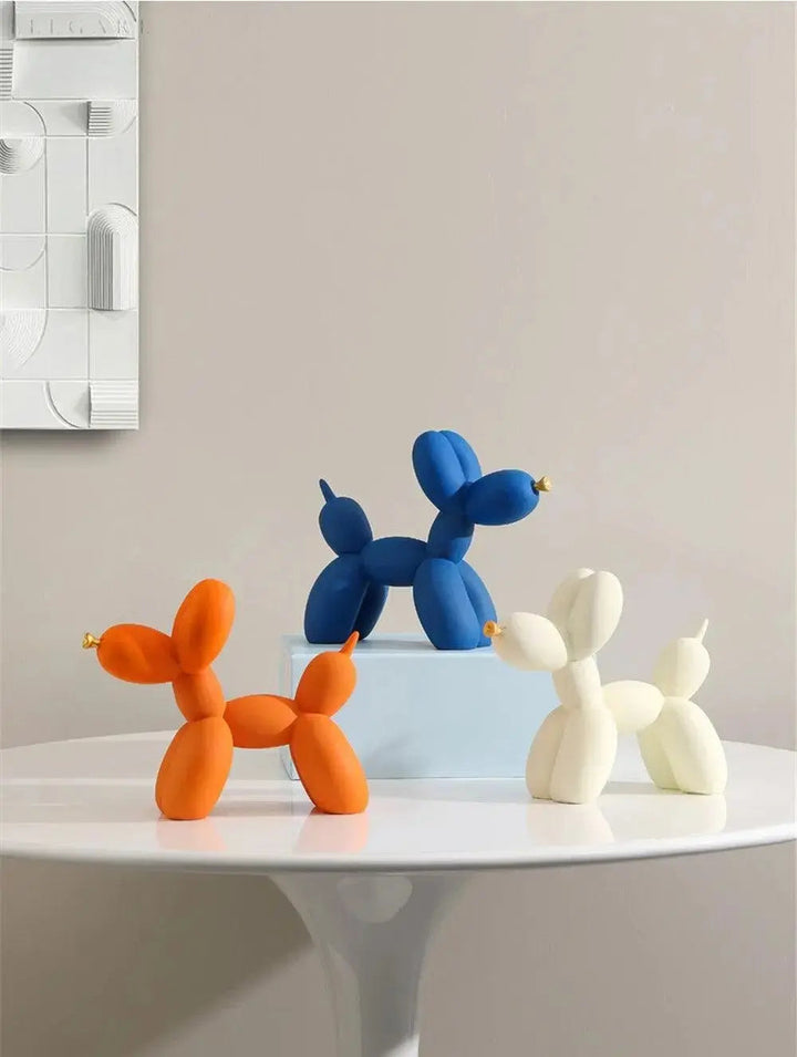 Moderne Ballonhund Skulptur i Epoxyharpiks med Gylden Næb